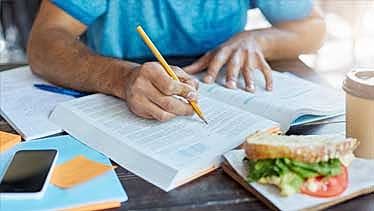 YKS’ye Girecek Öğrencilere Beslenme Önerisi YKS’ye Girecek Öğrencilere Beslenme Önerisi